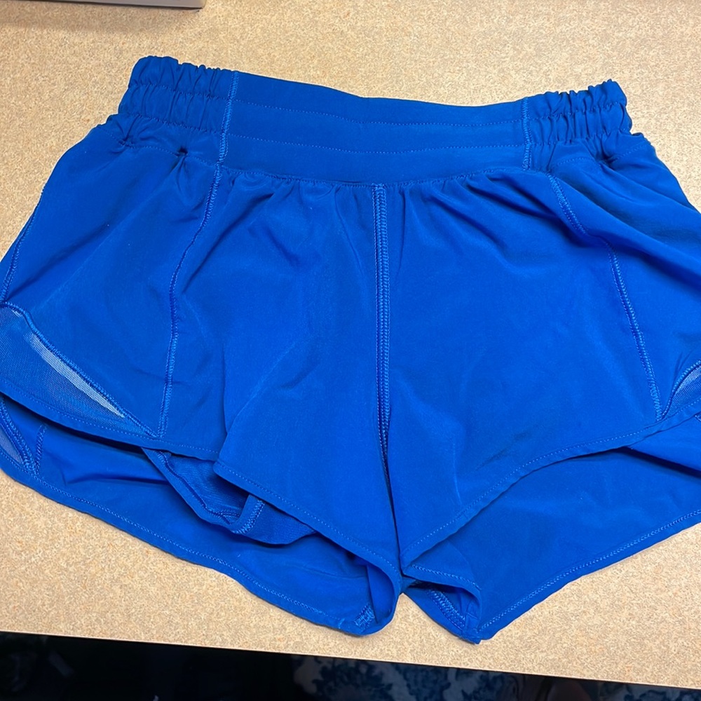 Lululemon hotty hot short 2.5 inch